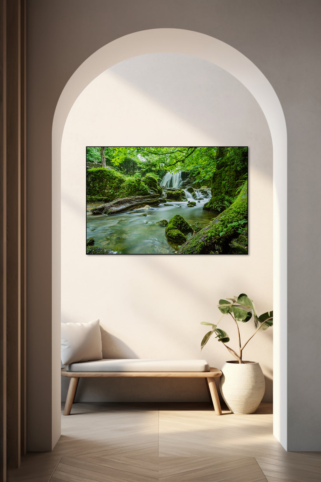 Akoestisch schilderij met waterval in het bos